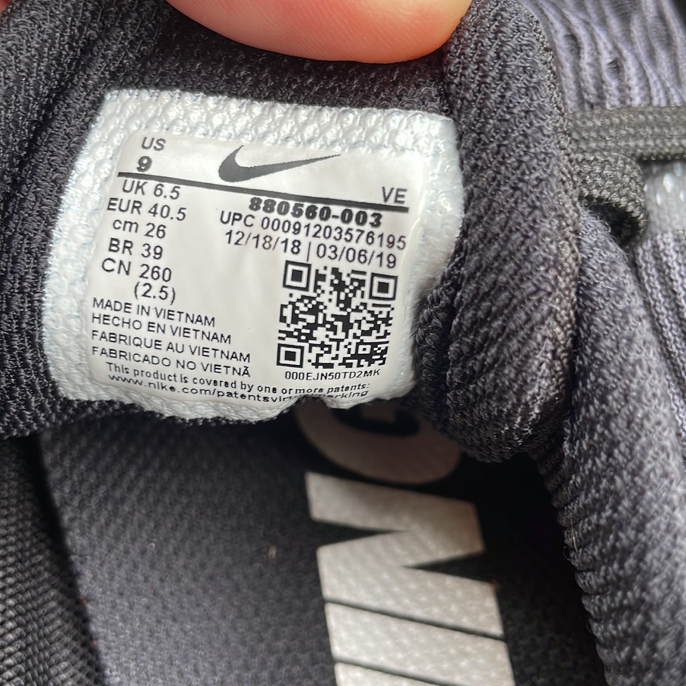 Nike running sneakers - Picture 4 of 4